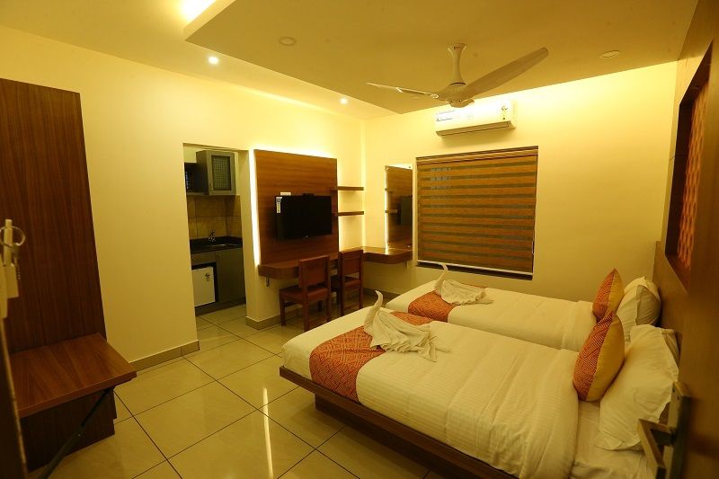 DELUXE ROOMS